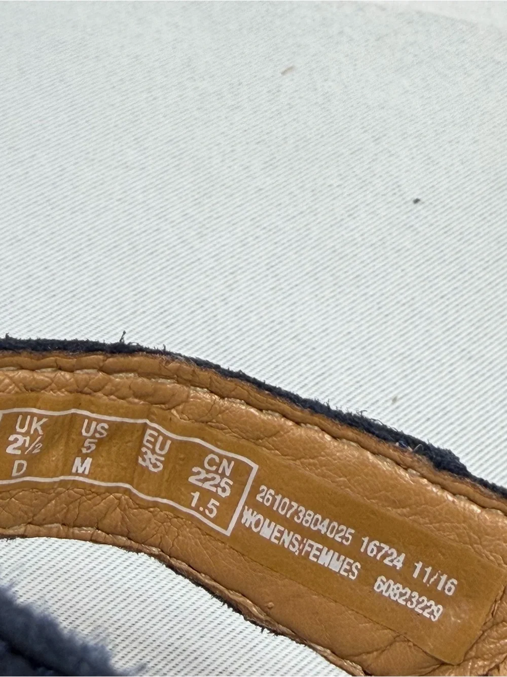 CLARKS Sandal Womens 5 Soft Cushion Buckle Straps Adjust Fit  Blue Suede
